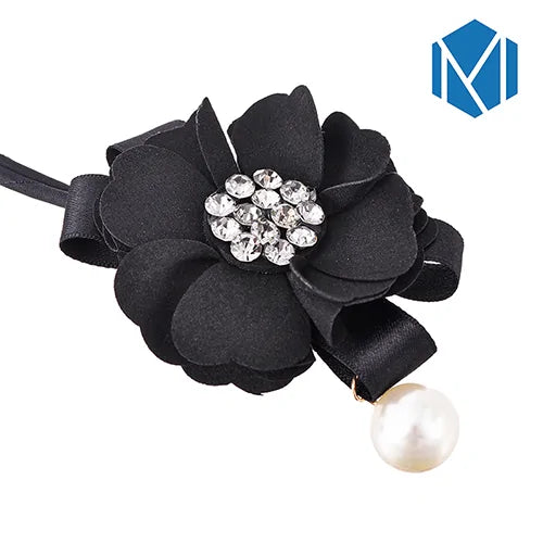 Elegant Woman Flower Donuts Twist Headband